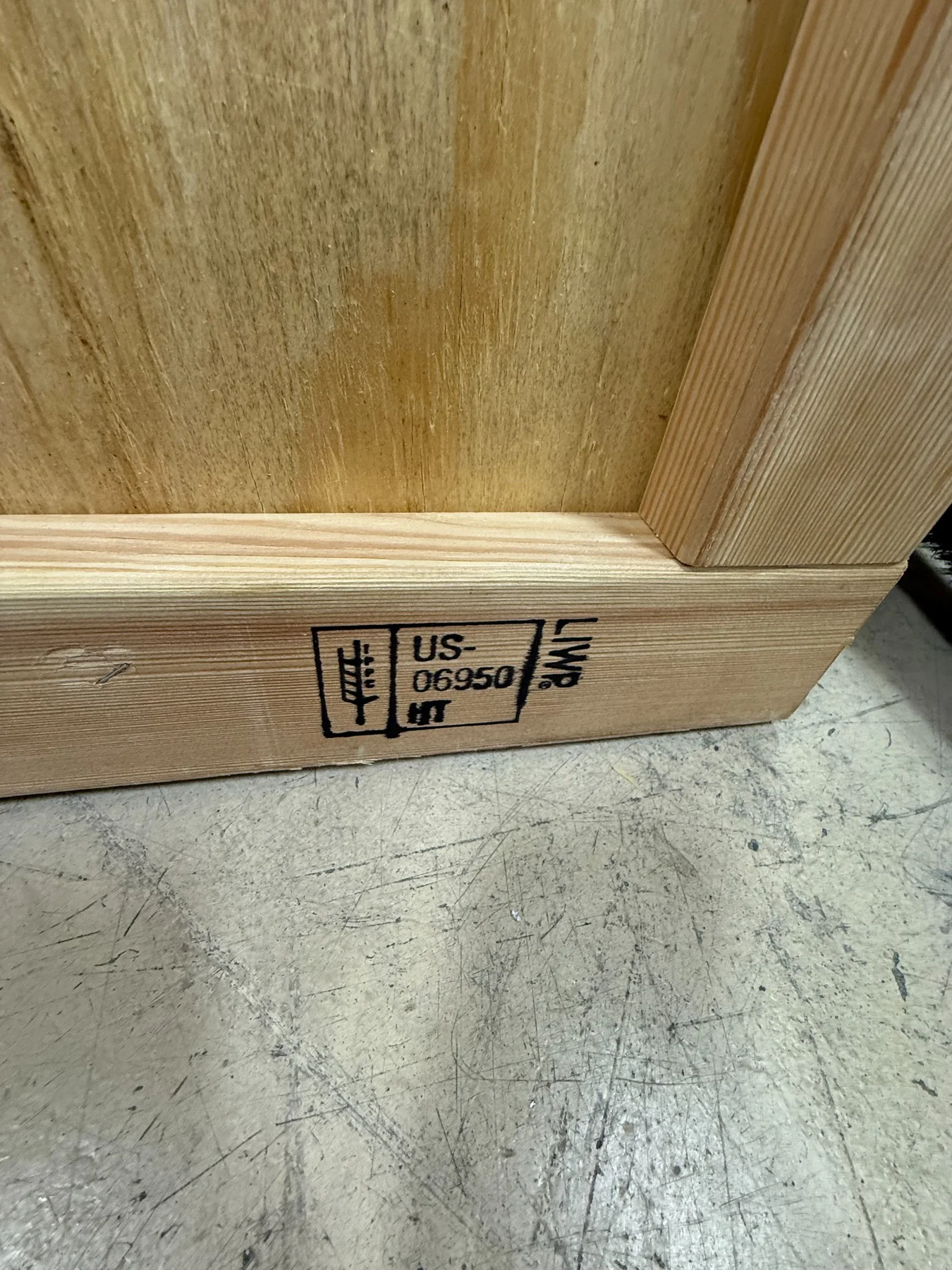 ISPM-15 mark on heat-treated export crate material